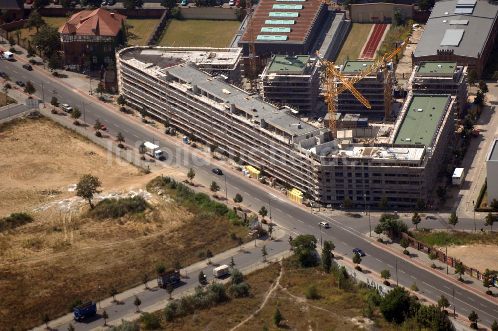 Luftbild Berlin - Mischbebauung einer Mehrfamilienhaussiedlung und Gewerbeflächen zwischen Hermann-Blankenstein-Straße und Eldenaer Straße in Berlin, Deutschland