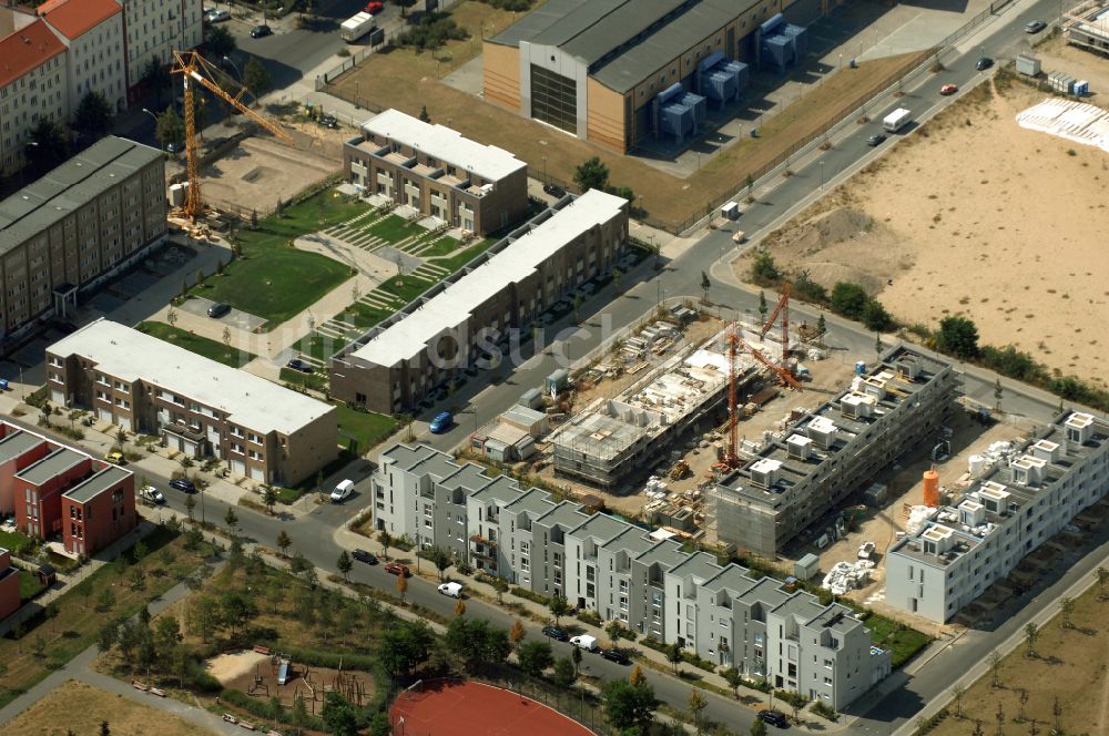 Luftbild Berlin - Mischbebauung einer Mehrfamilienhaussiedlung und Gewerbeflächen zwischen Hermann-Blankenstein-Straße und Eldenaer Straße in Berlin, Deutschland