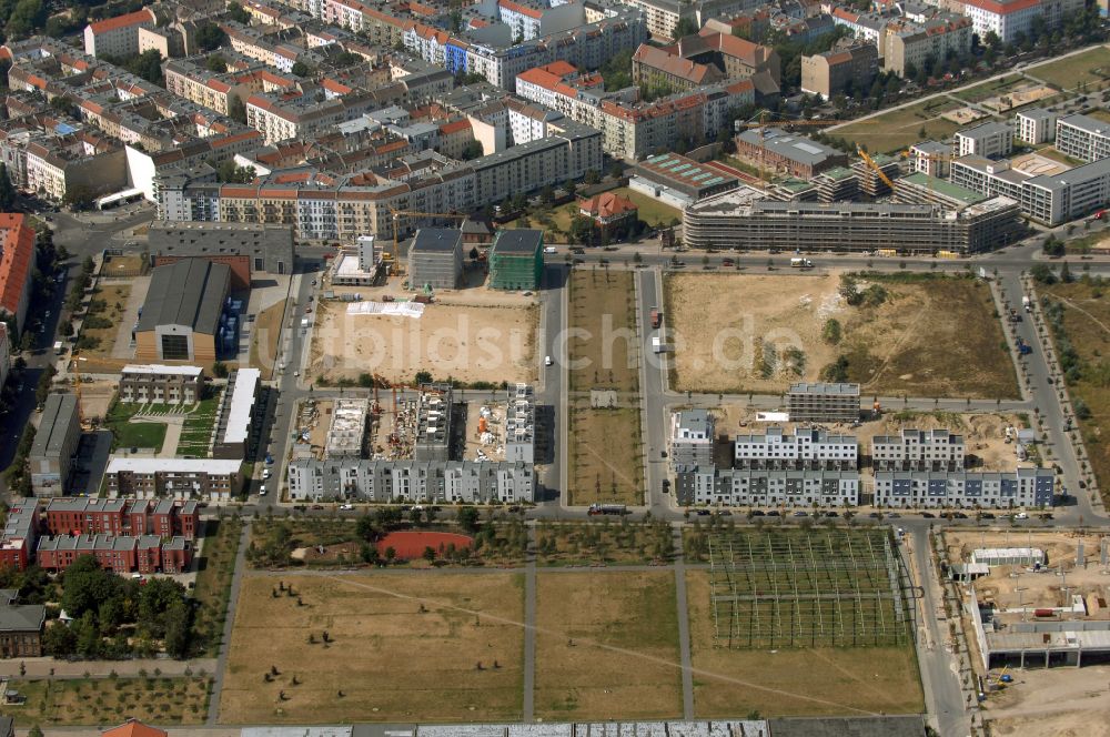 Luftaufnahme Berlin - Mischbebauung einer Mehrfamilienhaussiedlung und Gewerbeflächen zwischen Hermann-Blankenstein-Straße und Eldenaer Straße in Berlin, Deutschland