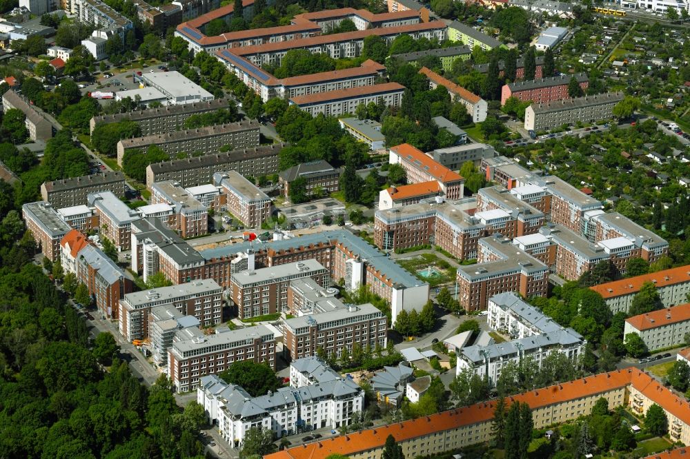 Berlin aus der Vogelperspektive: Mischbebauung der Wohngebiets- und Gewerbeflächen Gustav-Adolf-Straße in Weißensee in Berlin, Deutschland