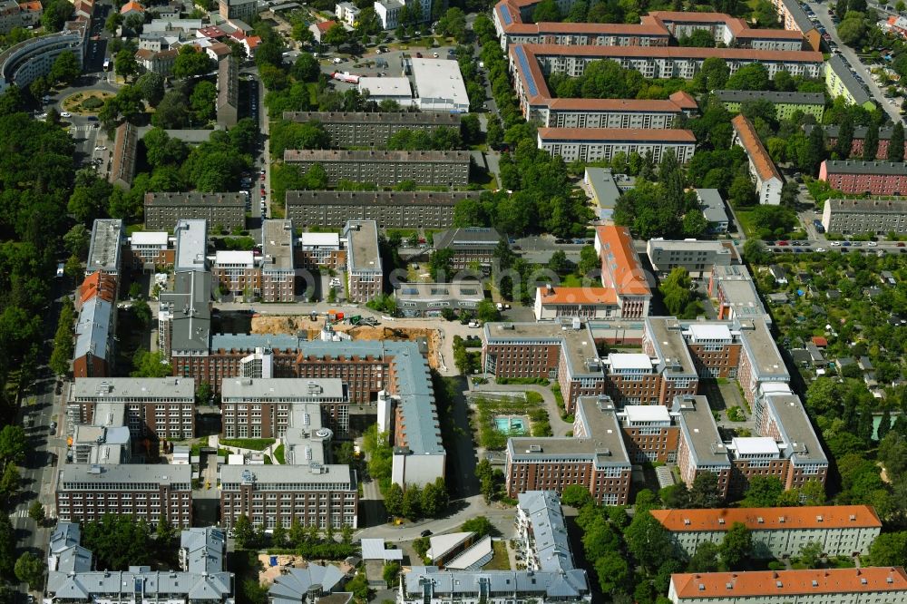 Luftbild Berlin - Mischbebauung der Wohngebiets- und Gewerbeflächen Gustav-Adolf-Straße in Weißensee in Berlin, Deutschland