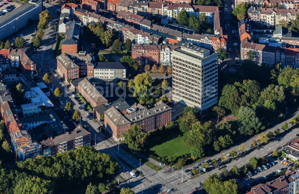 Kiel aus der Vogelperspektive: Mischbebauung der Wohngebiets- und Gewerbeflächen am Max Rubner -Institut in Kiel im Bundesland Schleswig-Holstein, Deutschland