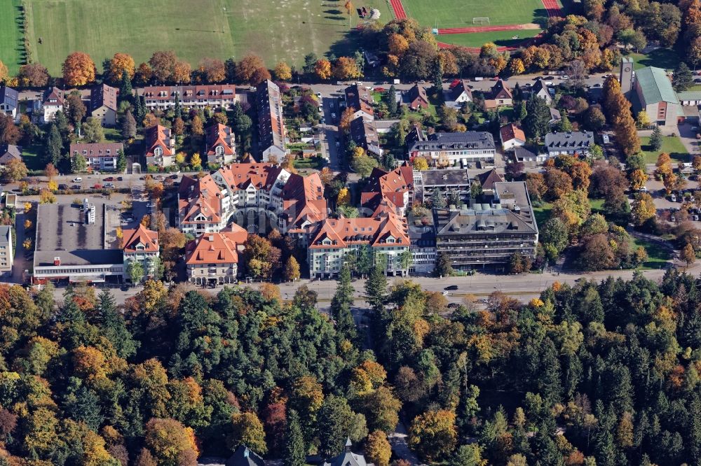 Luftaufnahme München - Mischbebauung mit Wohngebiets- und Gewerbeflächen an der südlichen Fürstenrieder Straße in München im Bundesland Bayern