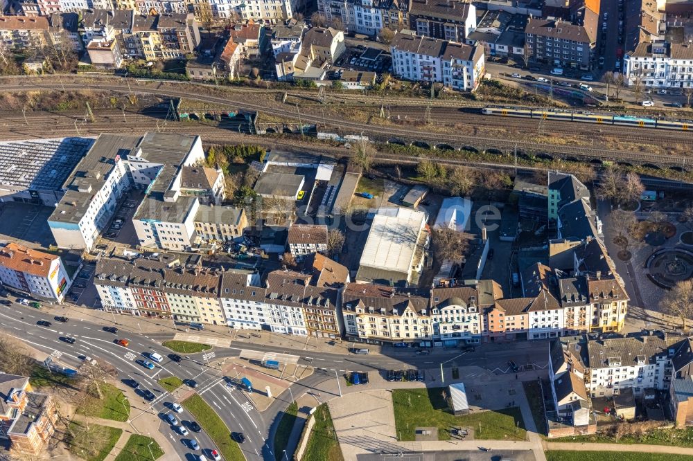 Hagen von oben - Mischbebauung der Wohngebiets- und Gewerbeflächen an der Wehringhauser Straße - Bodelschwinghplatz in Hagen im Bundesland Nordrhein-Westfalen, Deutschland