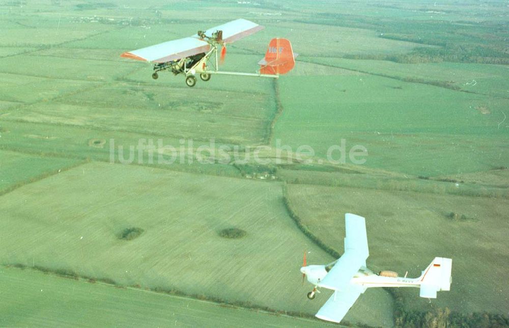 Luftaufnahme Brandenburg - Mitflug mit UL- Flugzeugen vom Flugplatz Müncheberg/Eggersdorf aus über der Märkischen Schweiz