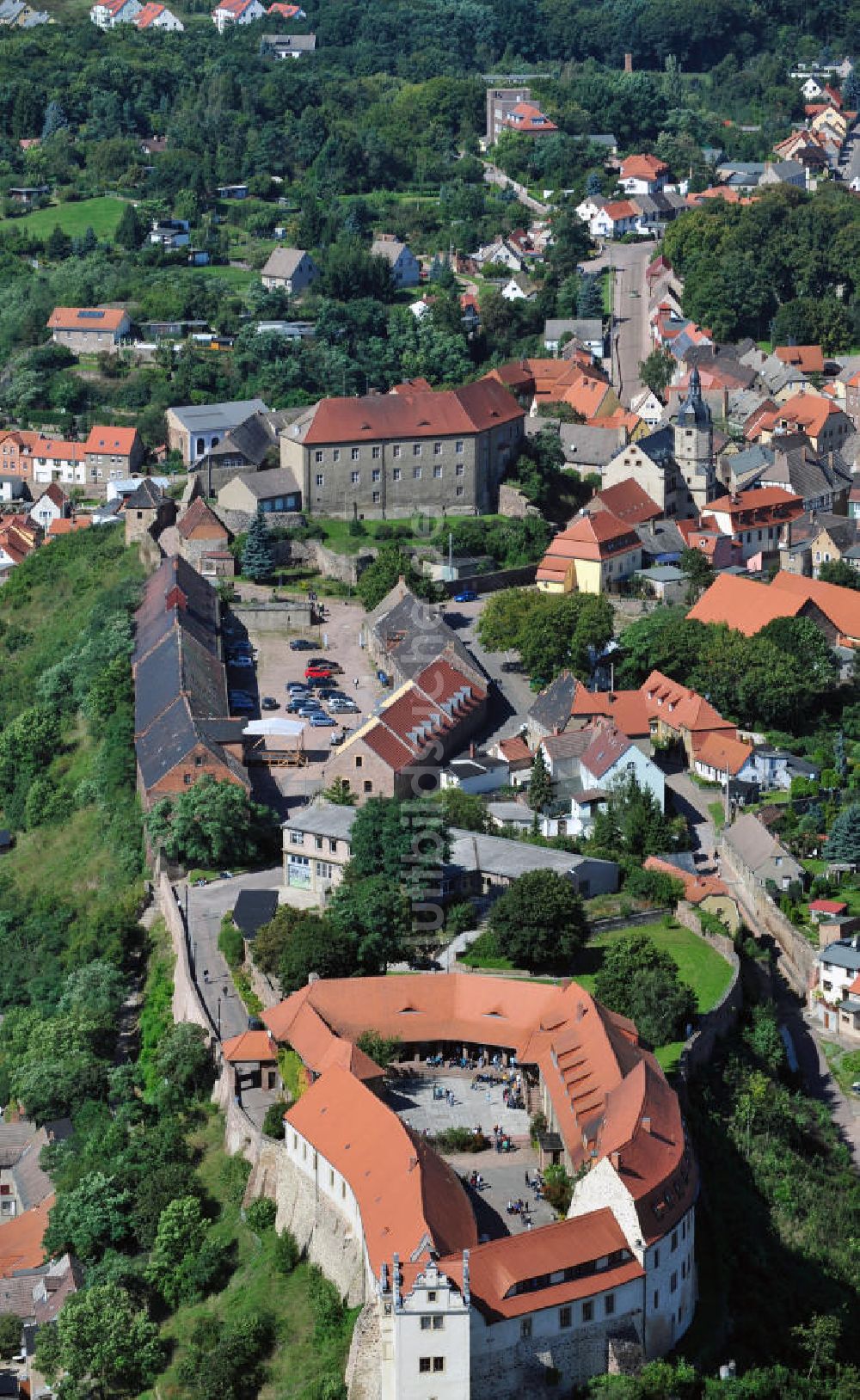 Luftaufnahme Wettin - Mittelalterliche Burg in Wettin im Saaletal