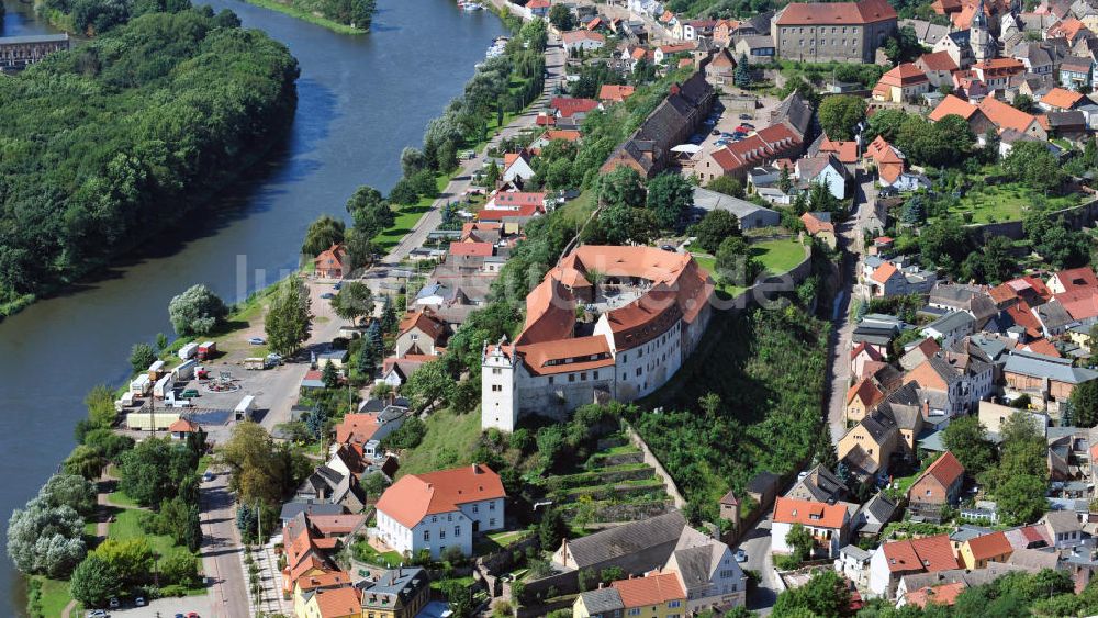 Luftbild Wettin - Mittelalterliche Burg in Wettin im Saaletal