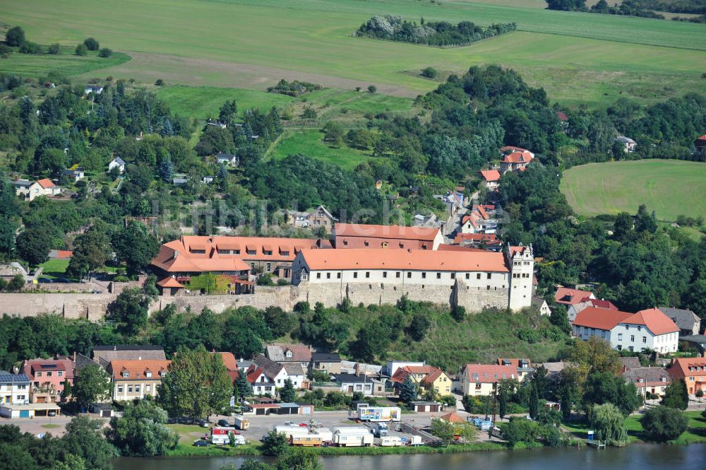 Luftaufnahme Wettin - Mittelalterliche Burg in Wettin im Saaletal