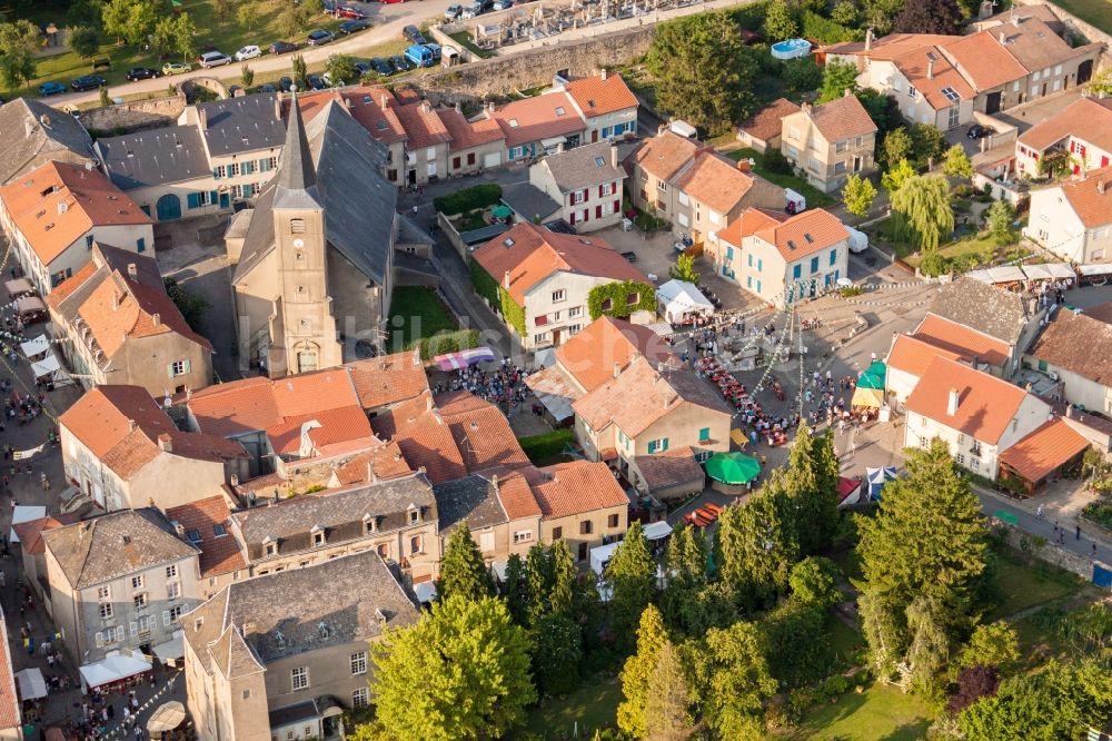 Luftaufnahme Rodemack - Mittelaltermarkt in Rodemack in Grand Est, Frankreich