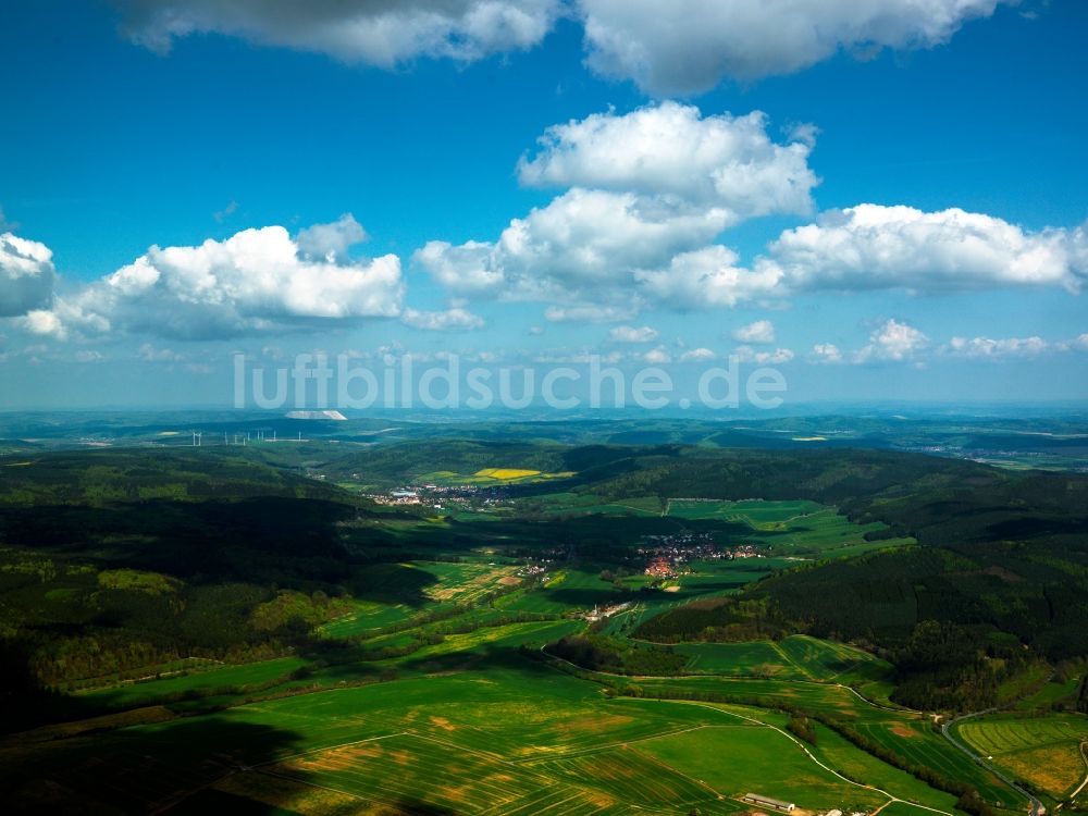 Bermbach aus der Vogelperspektive: Mittelgebirgslandschaft Thüringische Rhön in Bermbach im Bundesland Thüringen, Deutschland