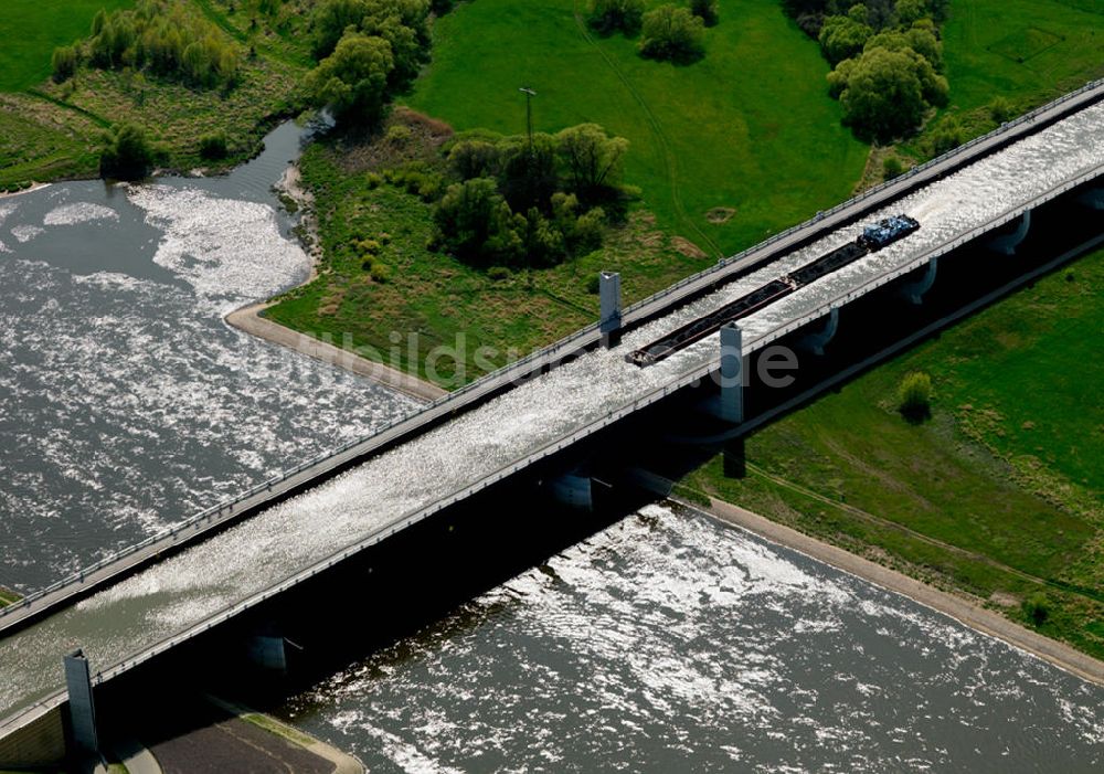 Luftaufnahme Hohenwarthe - Mittellandkanalbrücke / Trogbrücke Magdeburg über der Elbe bei Hohenwarthe im Bundesland Sachsen-Anhalt