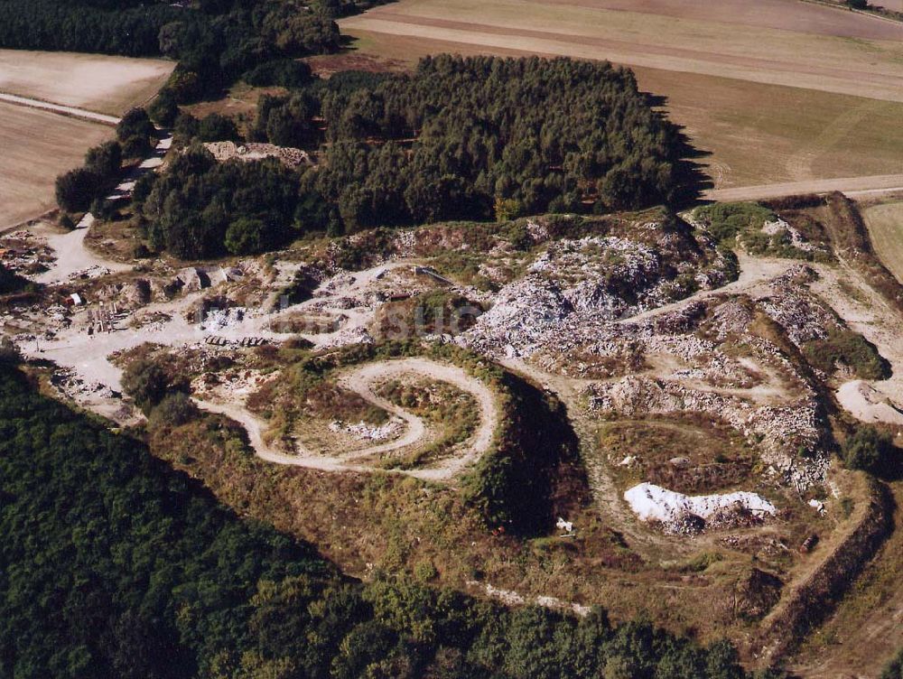 Schönerlinde bei Bernau von oben - Mülldeponie Schönerlinde bei Bernau an der B109 19.09.1997