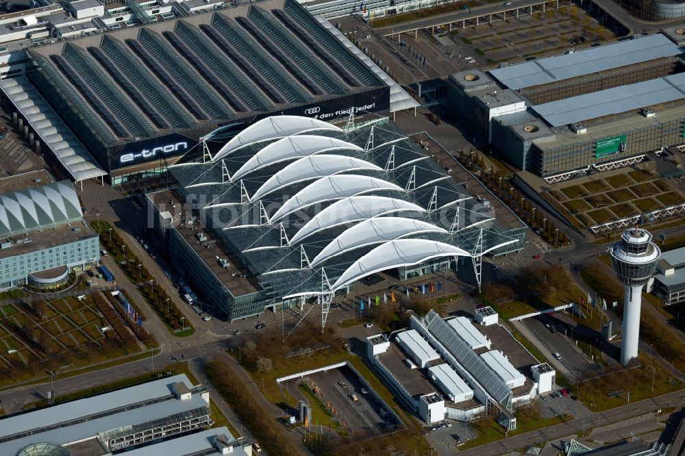 Oberding von oben - München Airport Centers (MAC) Dach des Flughafen München im Bundesland Bayern, Deutschland