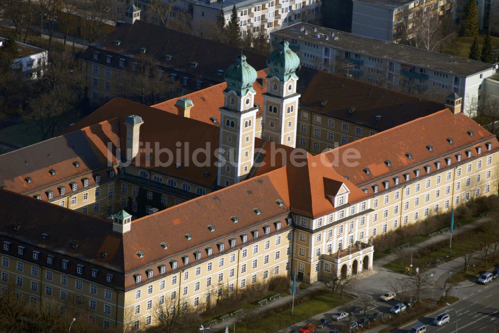 München aus der Vogelperspektive: München Blick auf das Altersheim Haus St. Josef - Sendling