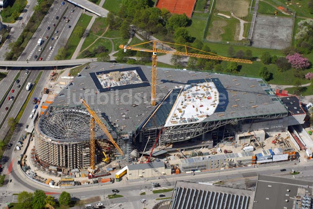 München von oben - 04.05.2006 München Blick auf die BMW WELT während der Bauarbeiten