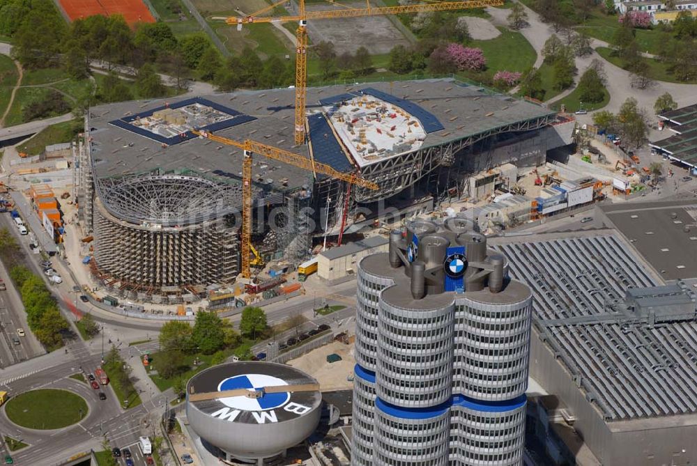 Luftbild München - München Blick auf die BMW WELT während der Bauarbeiten und das BMW Museum