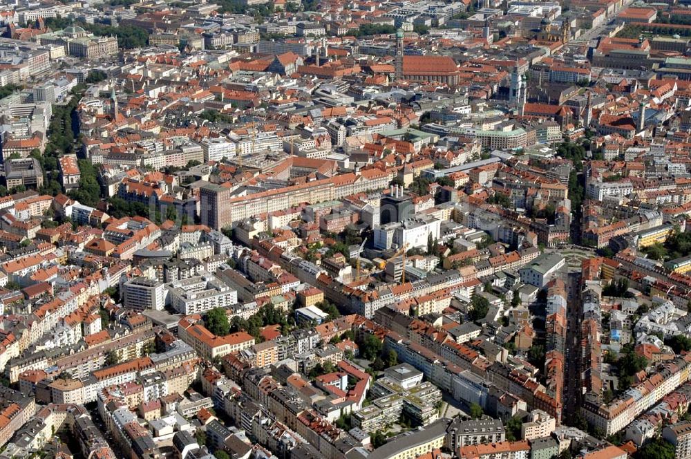 Luftaufnahme München - Münchener Altstadt und Wohngebiet