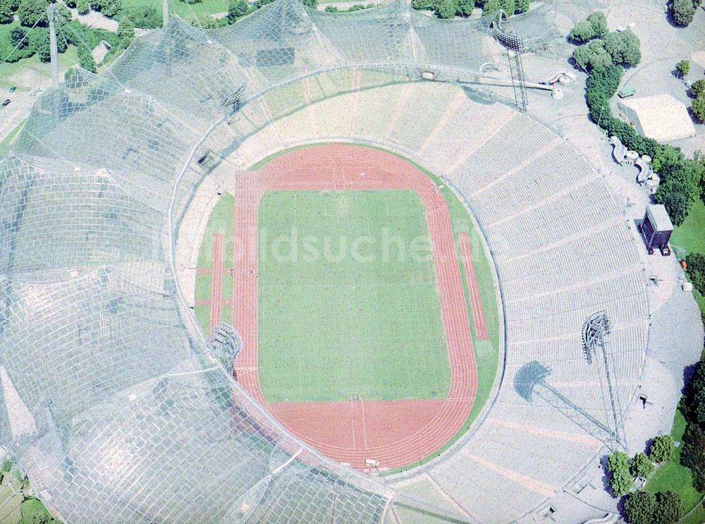 Luftbild München - Münchner Olympiastadion und Olympiapark. Nichtredaktionelle Verwendung nur nach Absprache !