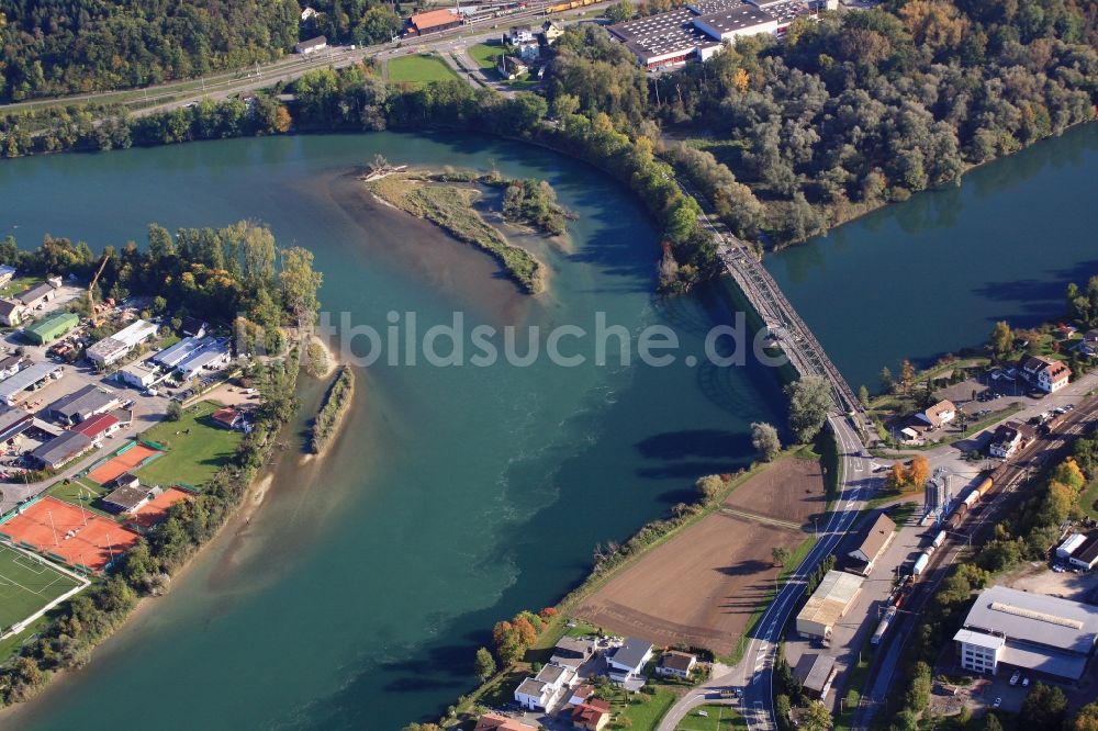 Leuggern von oben - Mündung der Aare in den Rhein in Leuggern im Kanton Aargau, Schweiz