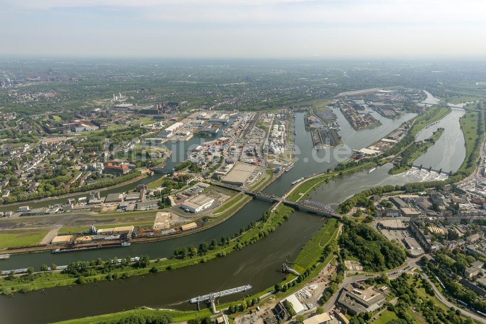 Luftbild Duisburg - Mündung der Ruhr in den Rhein mit Industrieanlagen auf dem Kasslerfeld und der Mercatorinsel Duisburg Nordrhein-Westfalen