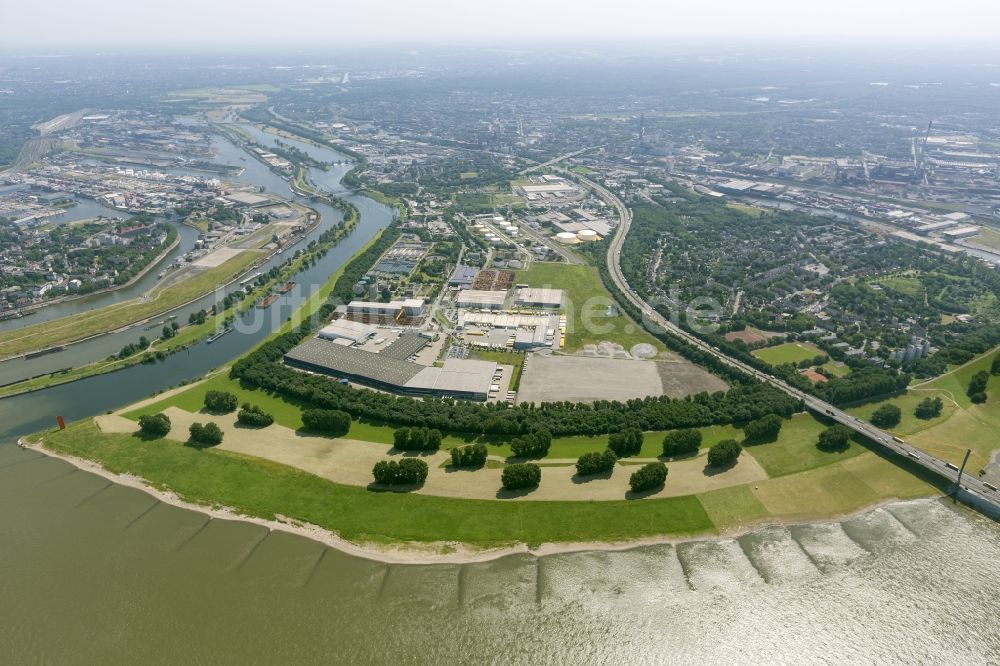 Duisburg aus der Vogelperspektive: Mündung der Ruhr in den Rhein mit Industrieanlagen auf dem Kasslerfeld Nordrhein-Westfalen