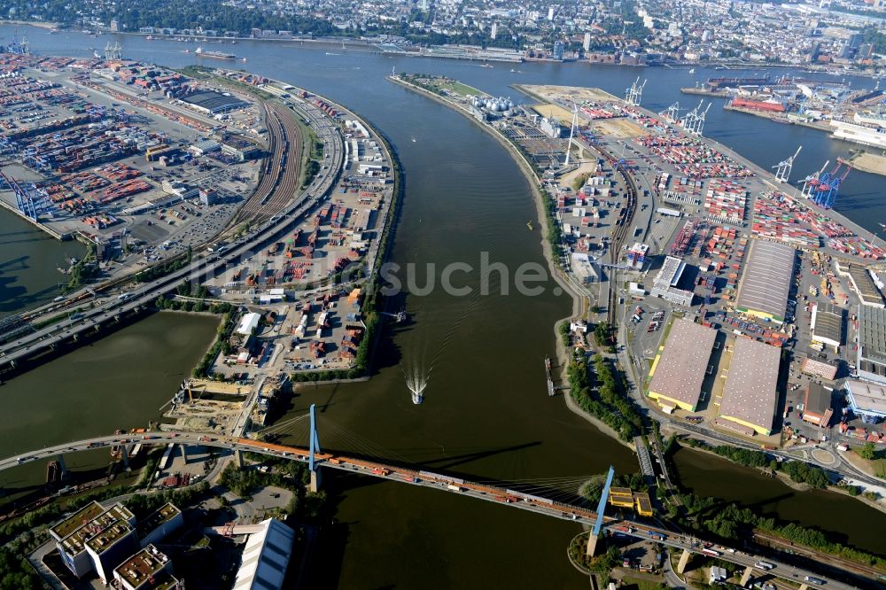 Hamburg von oben - Mündungsarm Köhlbrand im Hafen von Hamburg-Mitte