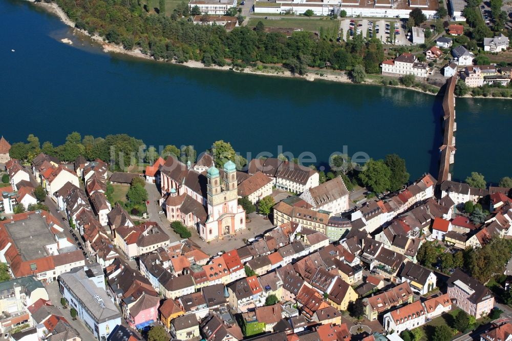 Luftaufnahme Bad Säckingen - Münster St. Fridolin und Altstadt- Zentrum in Bad Säckingen im Bundesland Baden-Württemberg