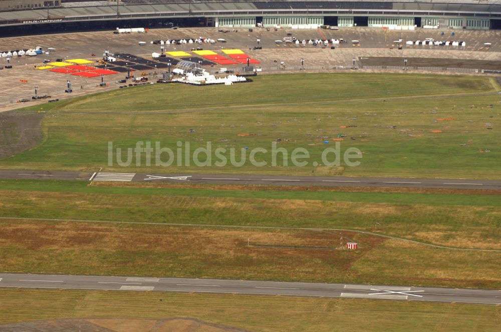 Berlin von oben - Modemesse Bread & Butter auf dem Flughafen Tempelhof