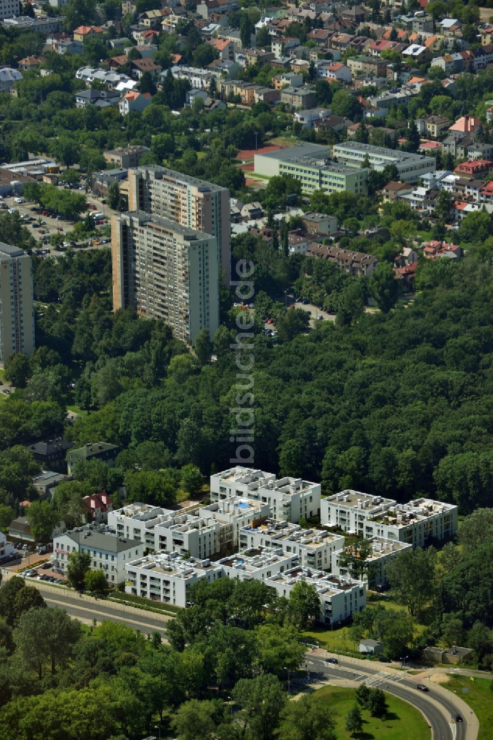 Luftaufnahme Warschau - Moderne Mehrfamilienhaus- Stadthaussiedlung an der ul. Tczewska in Warschau in der Woiwodschaft Masowien in Polen