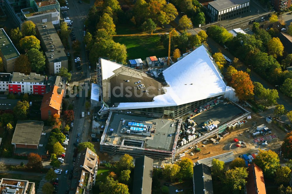 Hamburg von oben - Modernisierung der Schwimmhalle Alster-Schwimmhalle im Ortsteil Hohenfelde in Hamburg, Deutschland