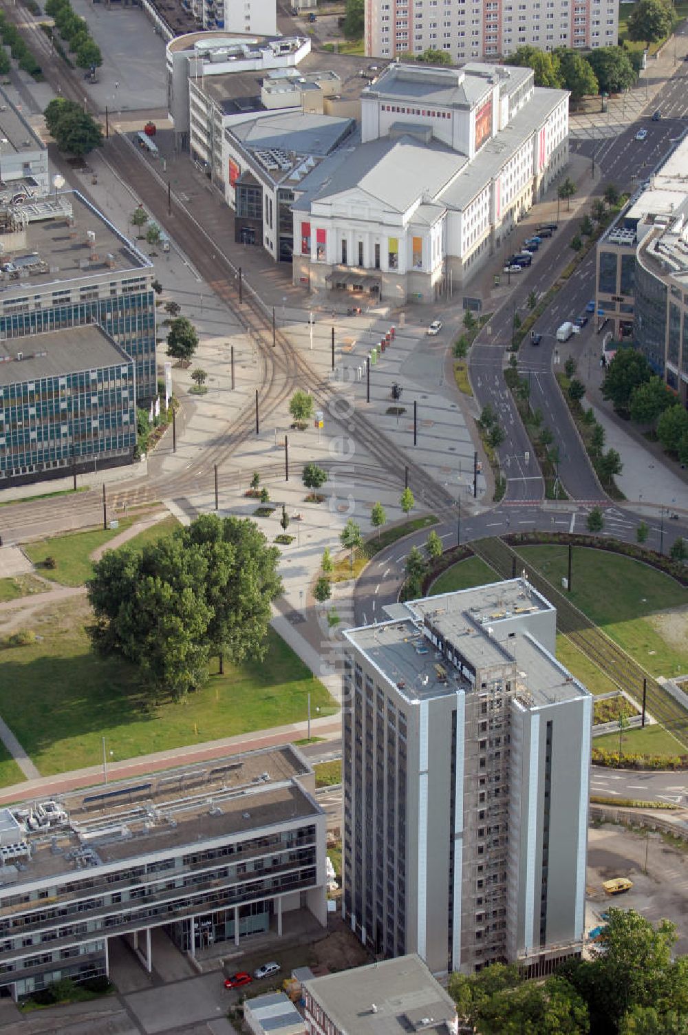 Magdeburg aus der Vogelperspektive: Modernisierungsarbeiten am Campus Tower in Magdeburg-Alte Neustadt