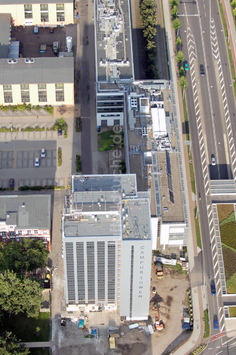 Luftbild Magdeburg - Modernisierungsarbeiten am Campus Tower in Magdeburg-Alte Neustadt