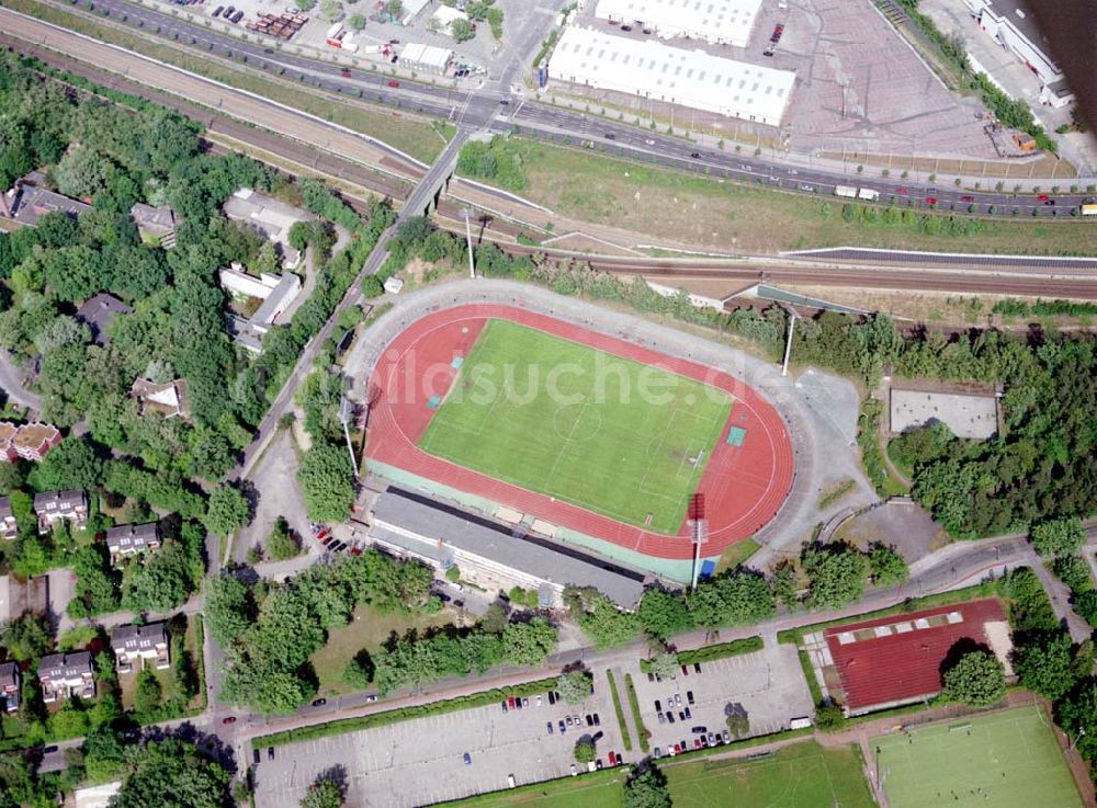 Luftaufnahme Berlin - Charlottenburg - Mommsenstadion des TB Berlin am Messegelände in Berlin - Charlottenburg.