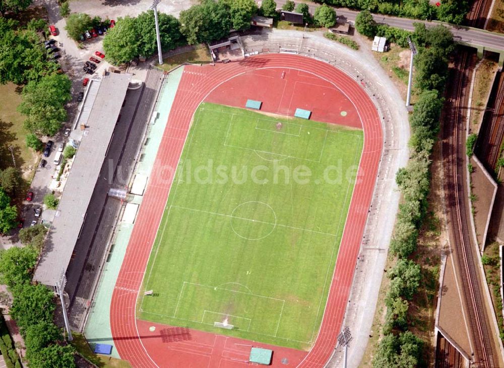 Luftaufnahme Berlin - Charlottenburg - Mommsenstadion des TB Berlin am Messegelände in Berlin - Charlottenburg.