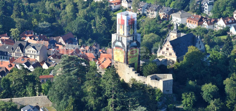 Kronberg im Taunus aus der Vogelperspektive: 3 Monate Maggi Flasche bei Sanierungseinrüstung auf der Kronberger Burg