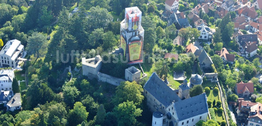 Luftaufnahme Kronberg im Taunus - 3 Monate Maggi Flasche bei Sanierungseinrüstung auf der Kronberger Burg