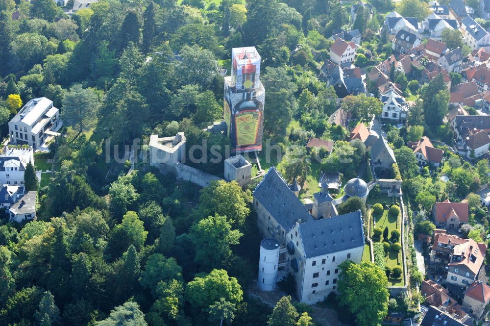 Kronberg im Taunus von oben - 3 Monate Maggi Flasche bei Sanierungseinrüstung auf der Kronberger Burg