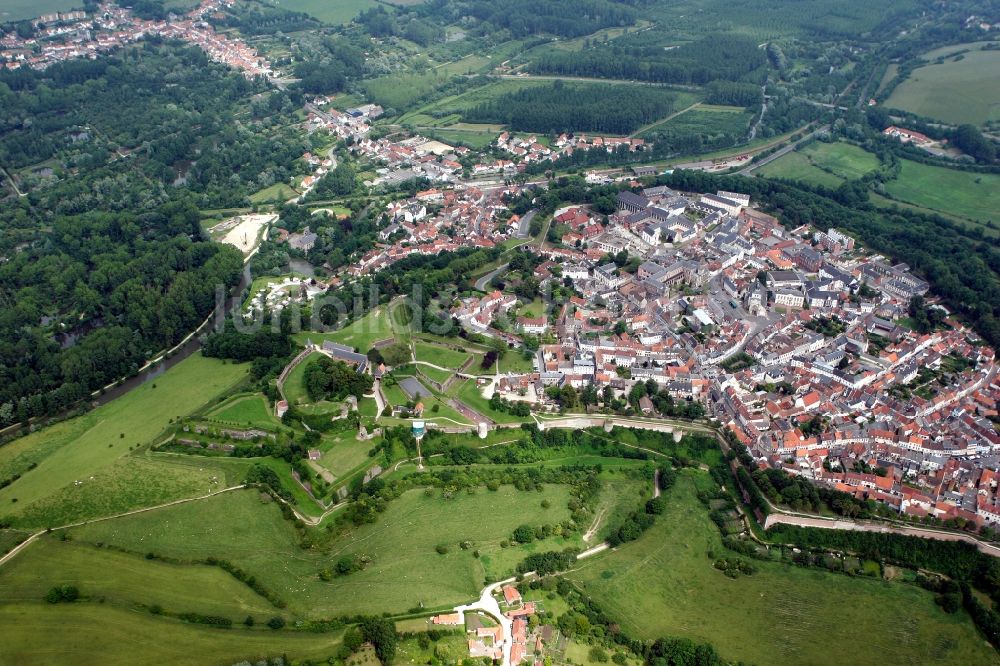 Montreuil sur Mer aus der Vogelperspektive: Montreuil im Departement Pas de Calais in Frankreich