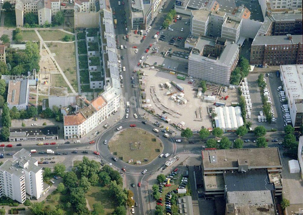 Berlin - Kreuzberg aus der Vogelperspektive: Moritzplatz (an der Heinrich-Heine-Straße) in Berlin-Kreuzberg.