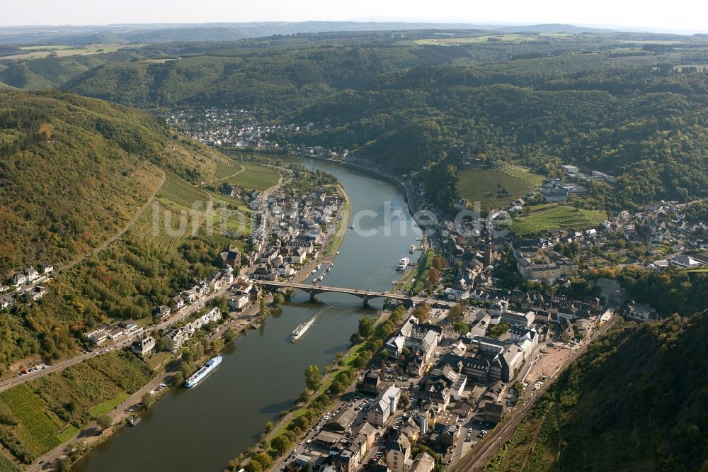 Cochem aus der Vogelperspektive: Mosel bei Cochem im Bundesland Rheinland-Pfalz