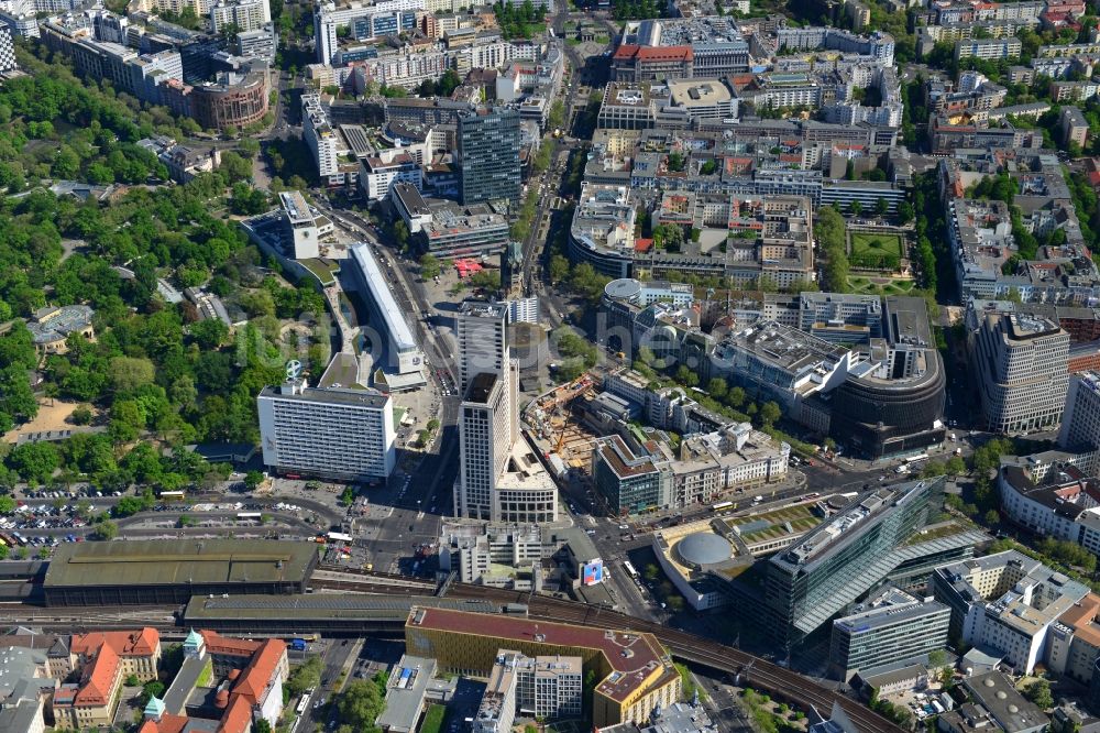 Berlin aus der Vogelperspektive: Motel One in der Kantstraße im Stadtteil Berlin Charlottenburg