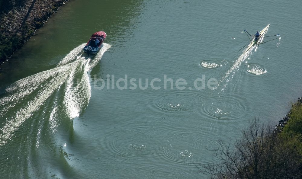 Luftbild Hamm - Motorboot und Einer- Ruderboot auf dem Datteln-Hamm-Kanal in Hamm im Bundesland Nordrhein-Westfalen