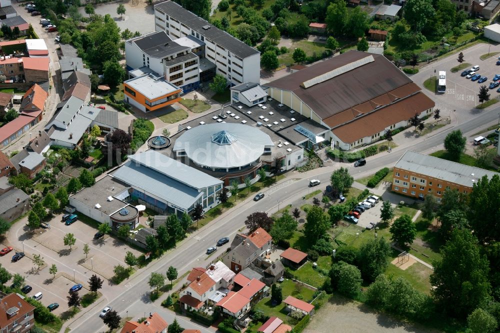 Röbel/Müritz aus der Vogelperspektive: MüritzTherme in Röbel Müritz im Bundesland Mecklenburg-Vorpommern