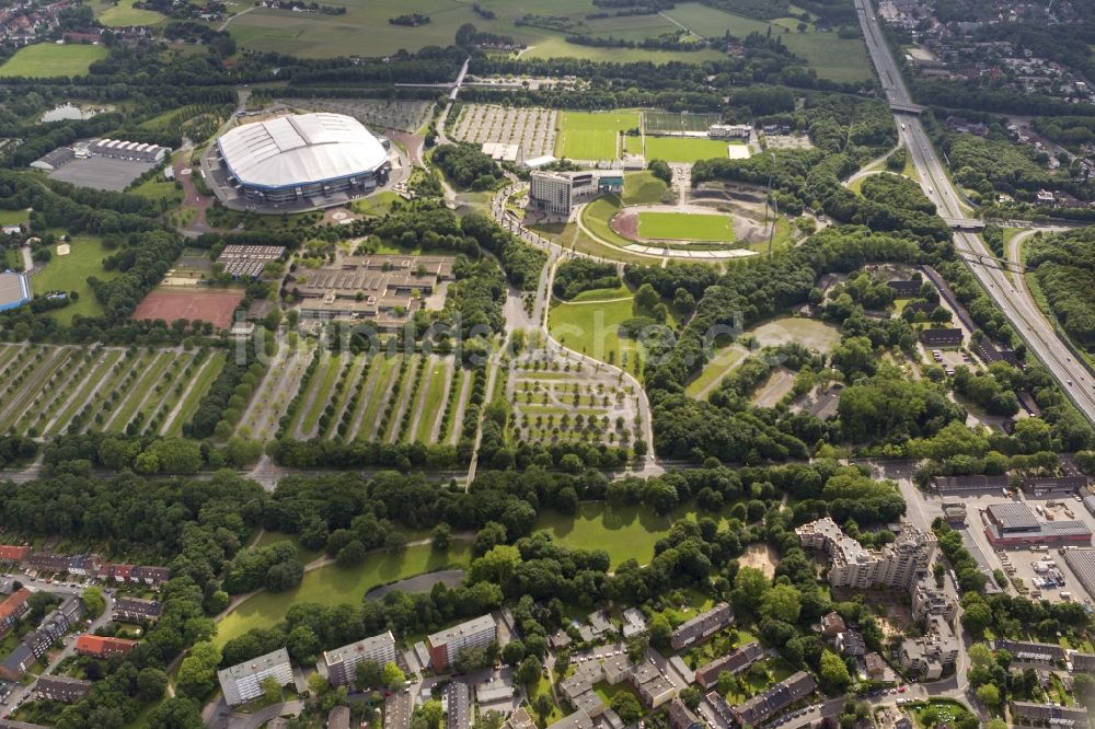 Luftbild Gelsenkirchen - Multifunktionshalle Veltins- Arena Gelsenkirchen im Bundesland Nordrhein-Westfalen