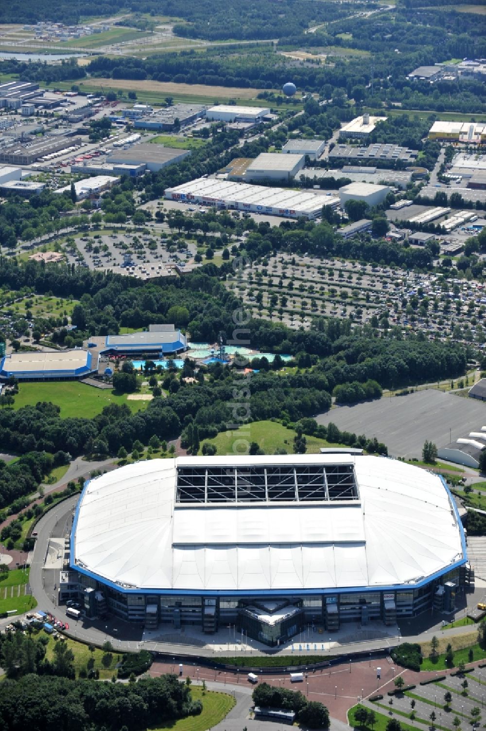 Luftaufnahme Gelsenkirchen - Multifunktionshalle Veltins- Arena Gelsenkirchen im Bundesland Nordrhein-Westfalen