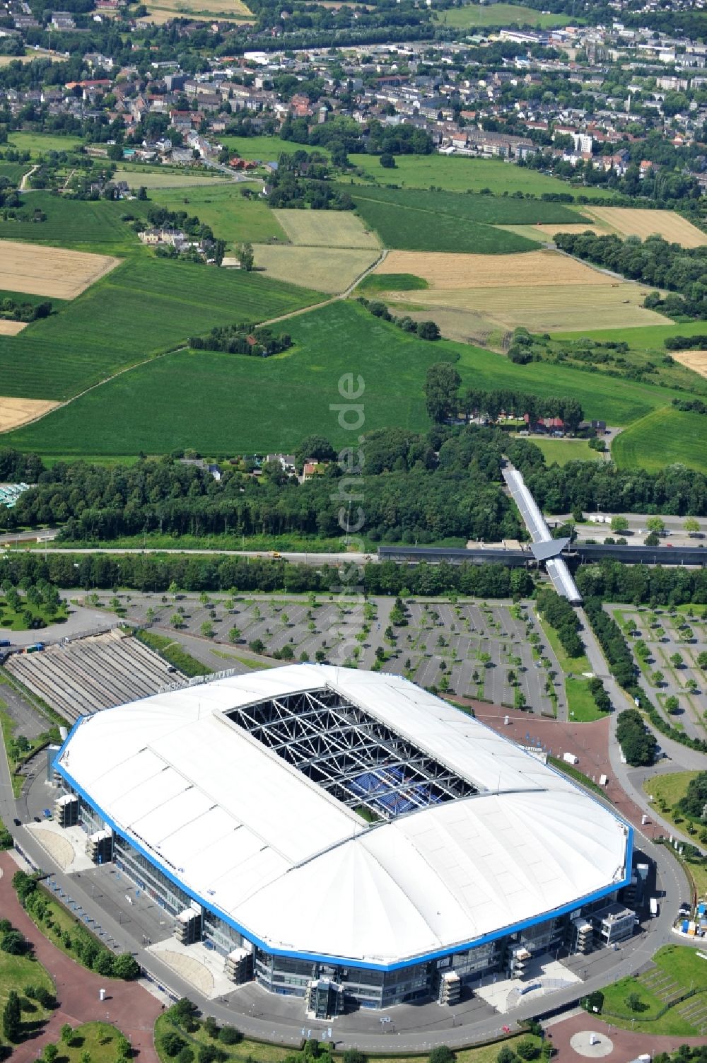 Gelsenkirchen aus der Vogelperspektive: Multifunktionshalle Veltins- Arena Gelsenkirchen im Bundesland Nordrhein-Westfalen