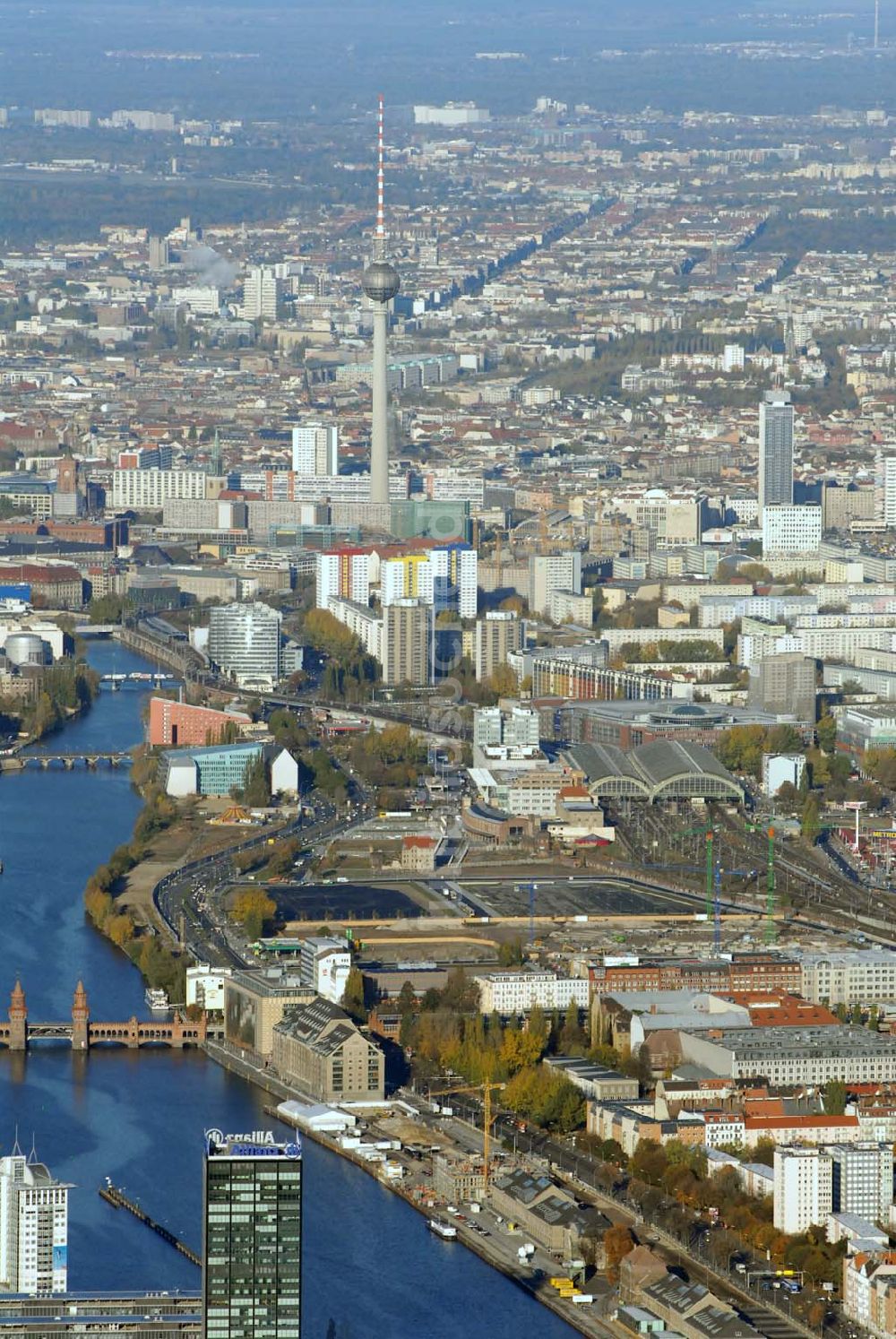 Berlin aus der Vogelperspektive: Multifunktionshalle O2 World