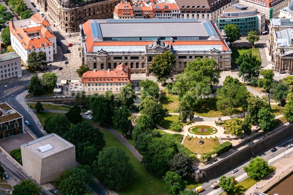 Luftaufnahme Dresden - Museums- Gebäude- Ensemble Albertinum in Dresden im Bundesland Sachsen, Deutschland