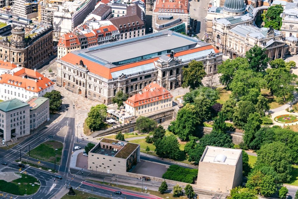 Dresden von oben - Museums- Gebäude- Ensemble Albertinum in Dresden im Bundesland Sachsen, Deutschland