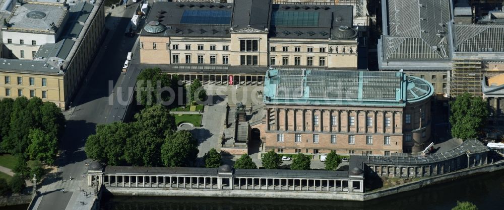 Berlin von oben - Museums- Gebäude- Ensemble Alte Nationalgalerie und Neues Museum auf der Museumsinsel an der Bodestraße in Berlin